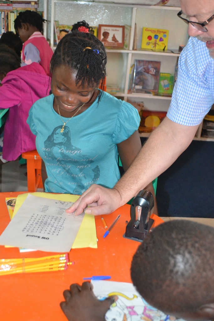 UK Ambassador David Belgrove Volunteers With KEEP