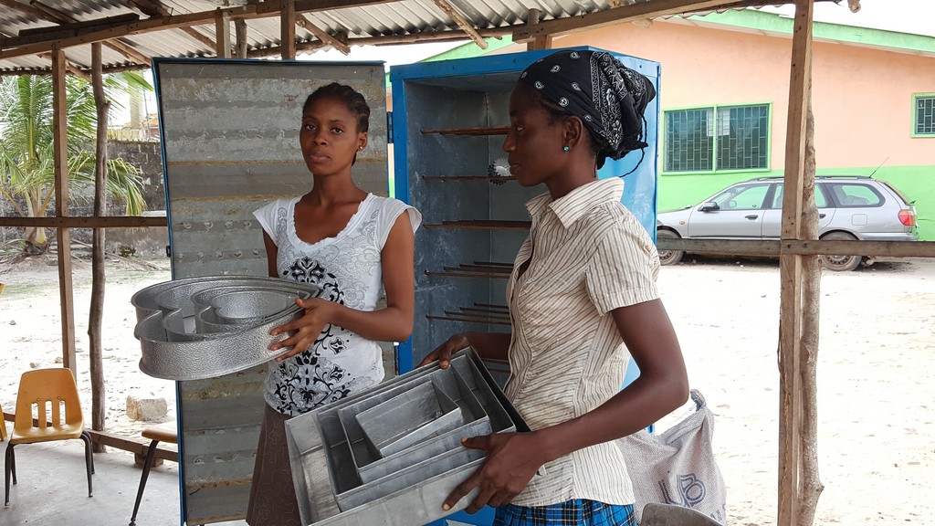 KEEP/ ULO-UK Donates Oven to Girls Forum